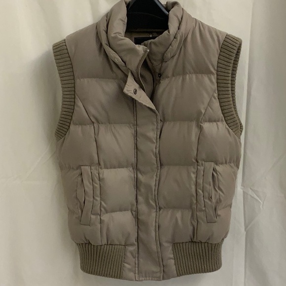 BCBG Maxazaria Duck Feather-Fill Puffer Vest with Detachable Hood in Taupe Sz M - Picture 7 of 13